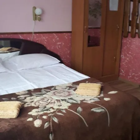 Guest house Hit House *